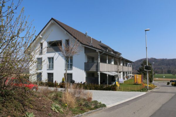 Mehrfamilien Haus, Veltheim